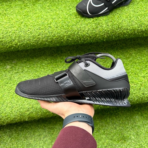 Nike Romaleos 4 Black Weightlifting Shoes
Gym Training Shoes Men's CrossFit 10.5 - Picture 3 of 9